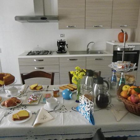 B&B And Home Restaurant La Casa Del Pescatore SantʼAnna Arresi Exterior foto